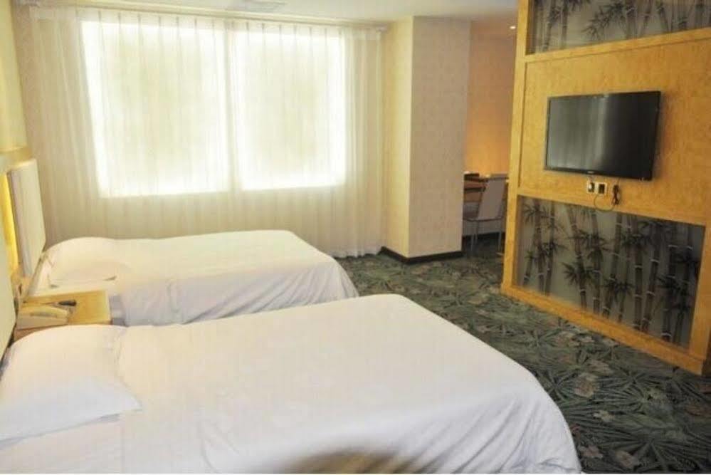 June Hotel Changchun Extérieur photo
