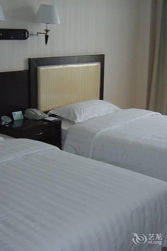 June Hotel Changchun Extérieur photo