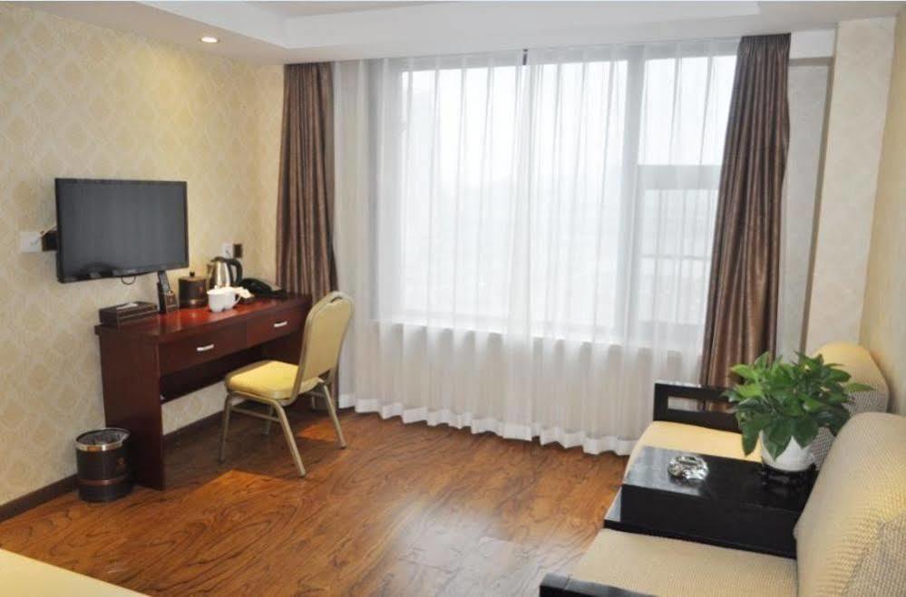 June Hotel Changchun Extérieur photo